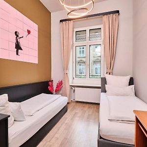 Zimmer mit zwei Einzelbetten
